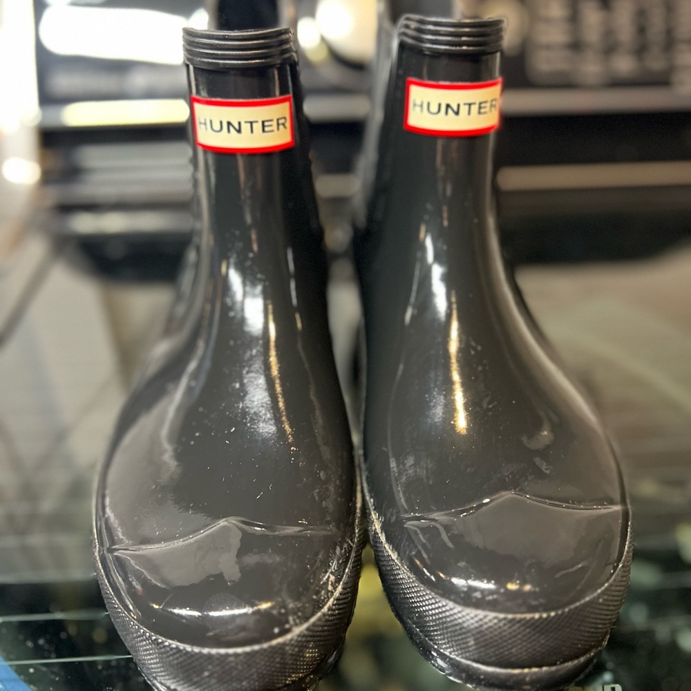 Like New (worn once) Hunter High Gloss Ankle Rain Boots.